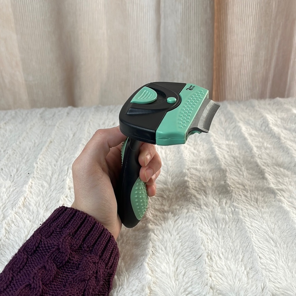 Quality short hair cat grooming brush